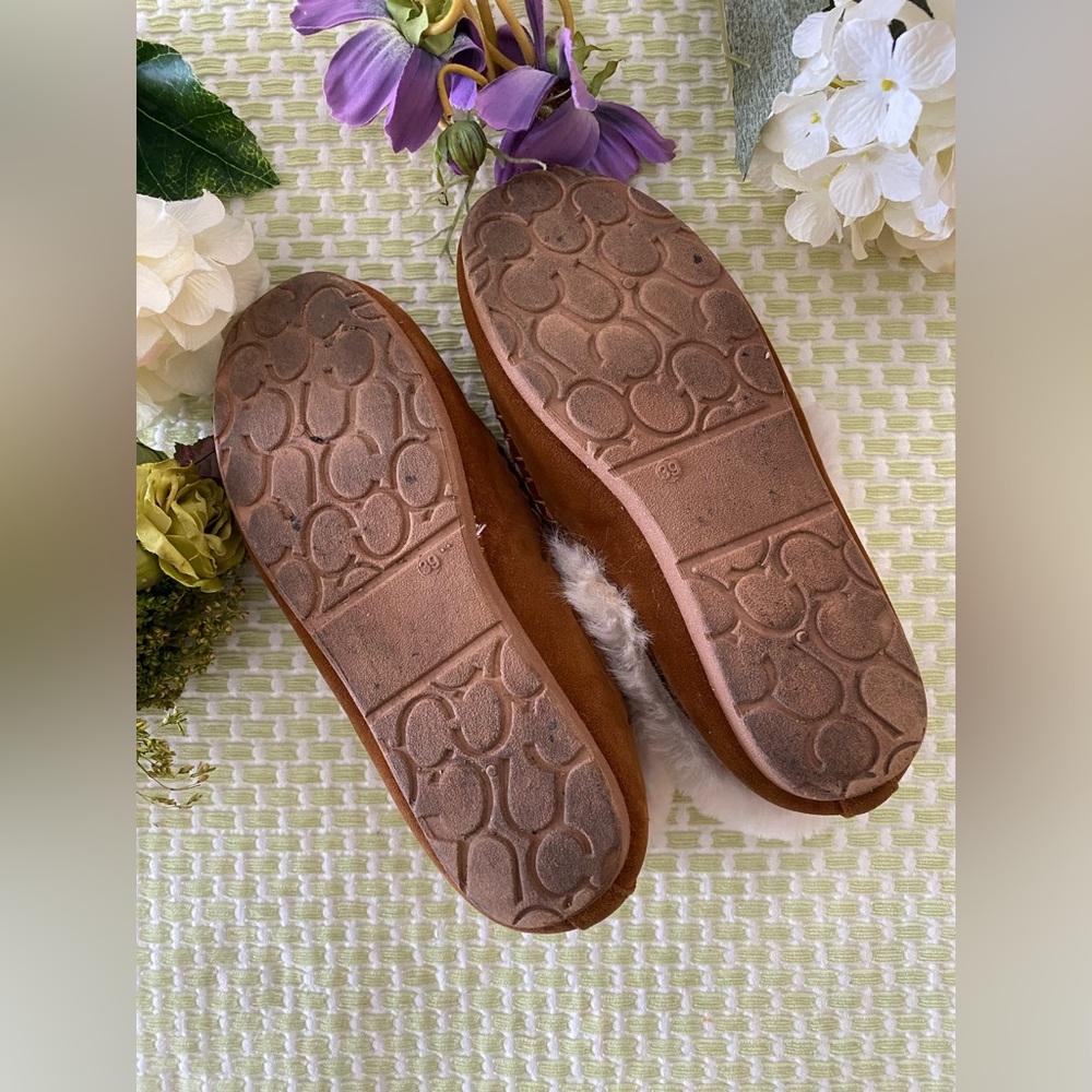 UGG Australia Woman’s Moccasin Slip Ons - Picture 4 of 6